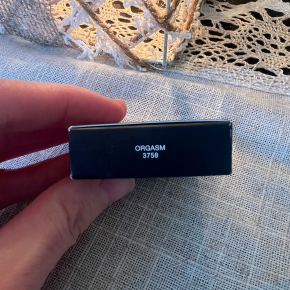 NARS blush Orgasm - Picture 2 of 2